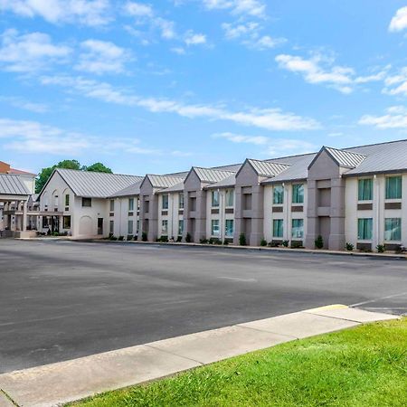 Comfort Inn Petersburg Near Fort Gregg-Adams Exterior foto