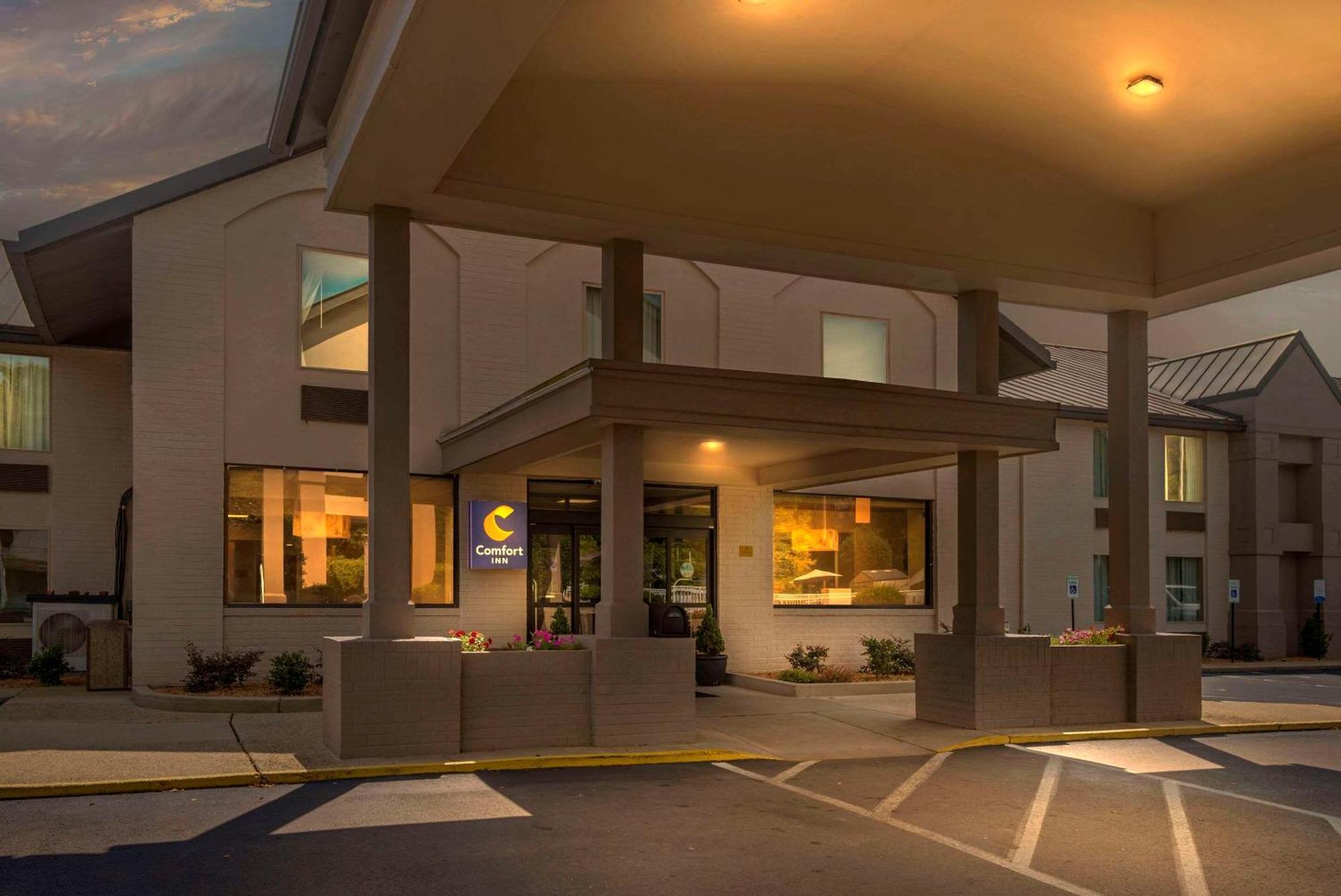 Comfort Inn Petersburg Near Fort Gregg-Adams Exterior foto